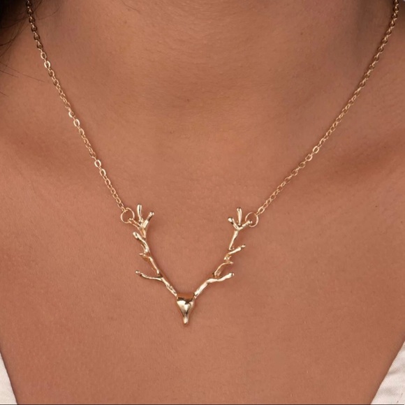✨✨ Gold Antler Deer Head Necklaces✨✨ - Picture 5 of 7